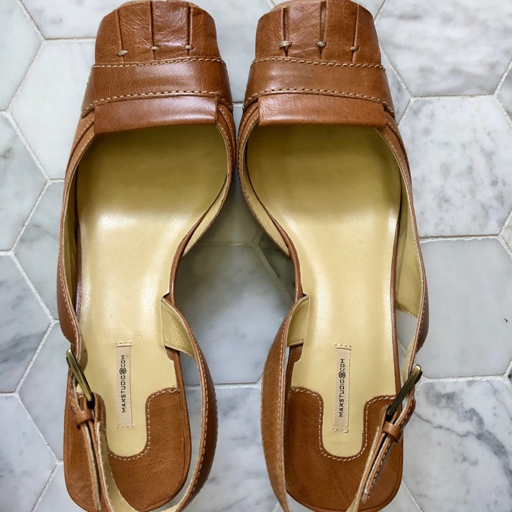 Cute Max Studio sandal in tan leather size 7.5